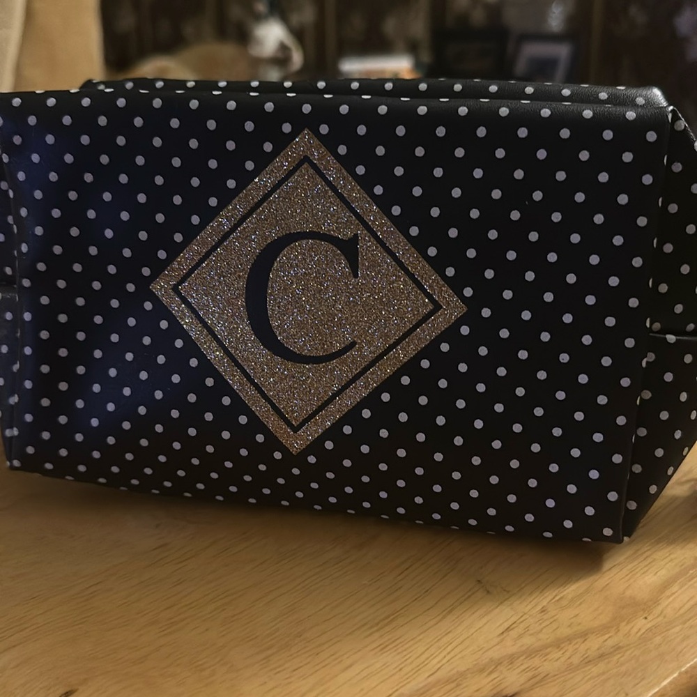Makeup travel purse